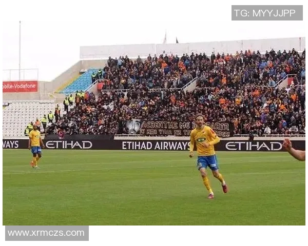 身高一米82的足球明星如何在绿茵场上展现非凡魅力与实力 身高一米82的足球明星如何在绿茵场上展现非凡魅力与实力